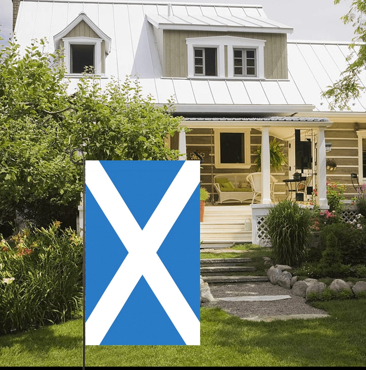 Green garden with Luv My Flag, blue and white.