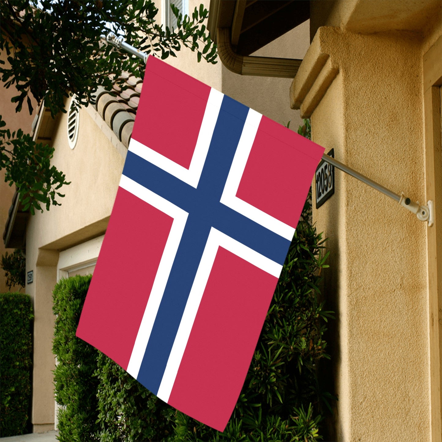 House displaying Norway flag from Luv My Flag brand.