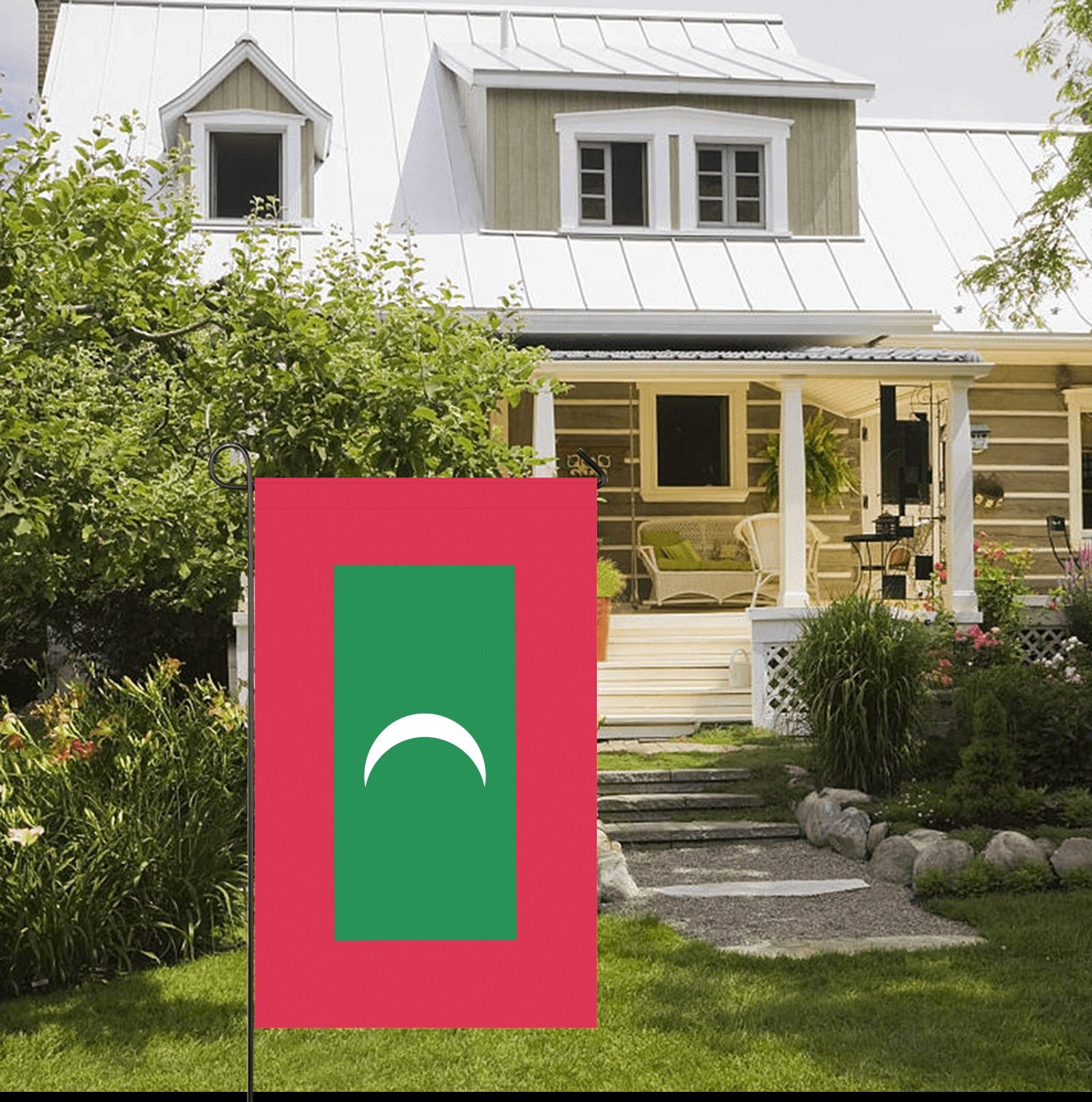 House with Luv My Flag featuring Maldives flag design.