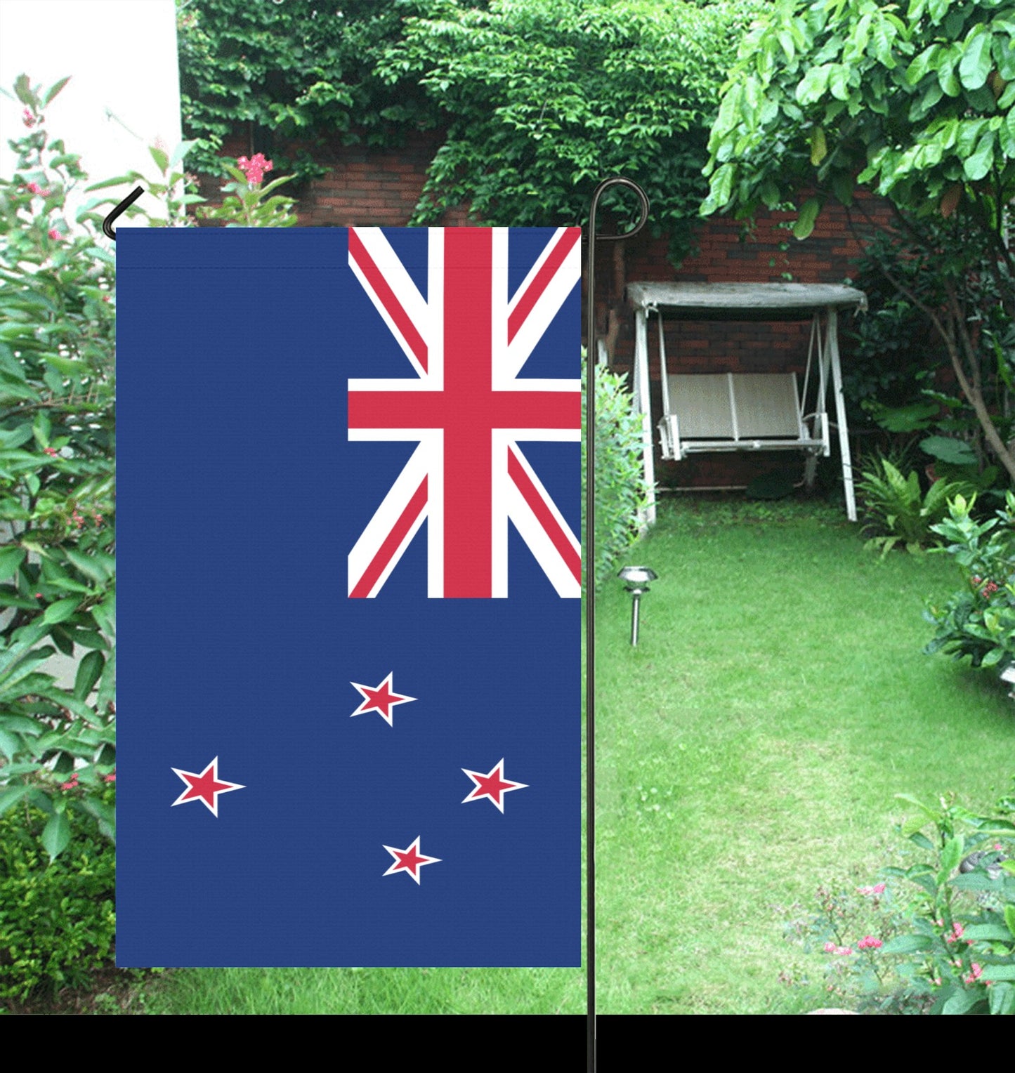 Garden flag with New Zealand design from Luv My Flag.